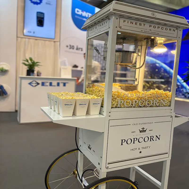 popcornmaskine i hvid og guld